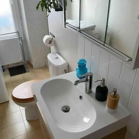 Appartamento Quiet 2rooms Big Kitchen Canal Saint Martin Parigi